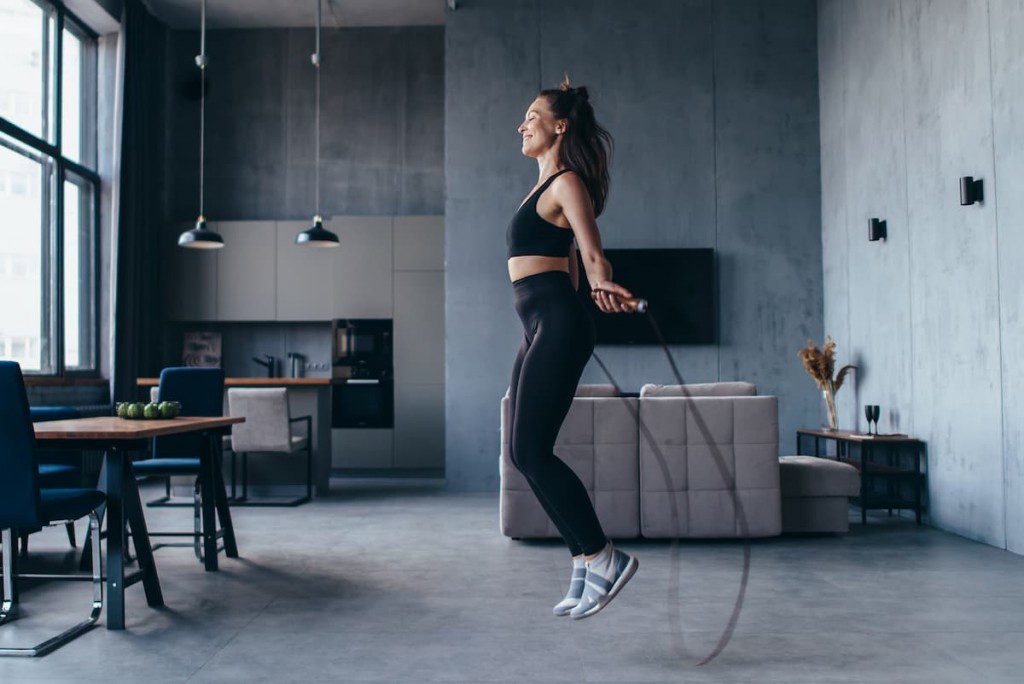 7_sportsgirl-with-skipping-rope-home